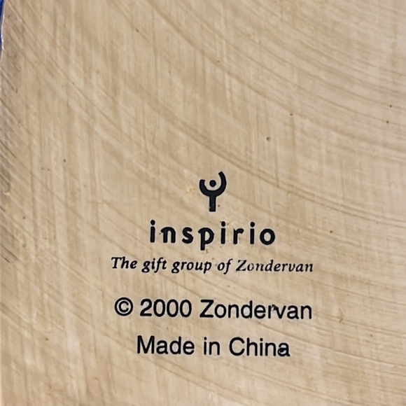 Love is Patient Love is Kind 1 Corinthians 13:4-8 Wall Cross Zondervan Inspirio - Picture 8 of 12